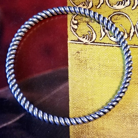 Rare Silpada Sterling Silver Twisted Bangle Bracelet - Picture 3 of 14